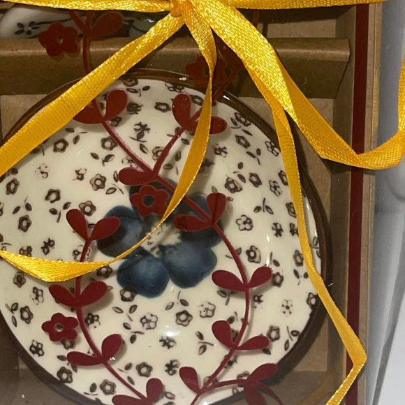 Chinese Dining Ware Chopsticks & Holders & Saucers Gift Set  New in Package.. - Picture 4 of 6